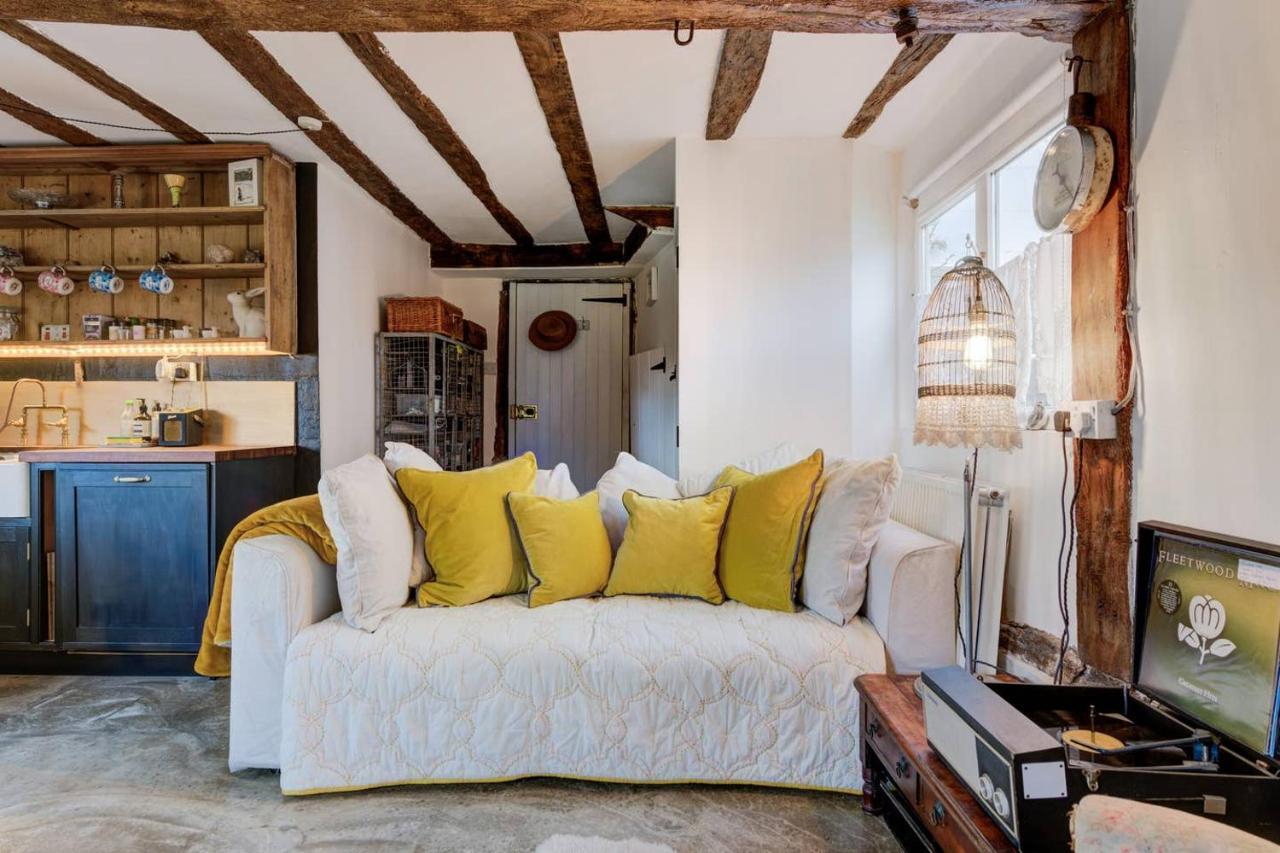 The Dairy, One Bedroom Cottage In A 15Th Century Farmhouse Parham Buitenkant foto